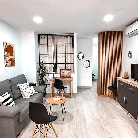 A&M Apartamento En Nervion Sevilla Bagian luar foto
